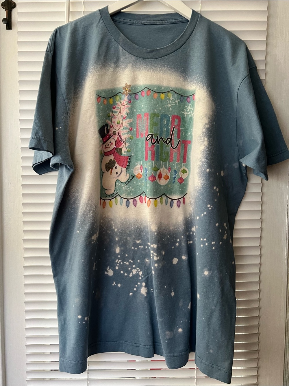 Vintage-Style Christmas T-Shirt /Snowman Graphic Tee